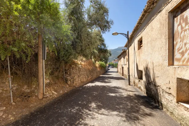 Venta de 6.634 m2 de suelo urbano en Güejar Sierra (Granada) — 6