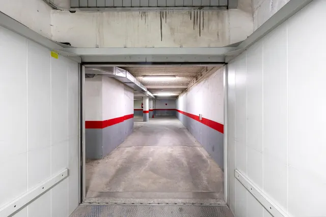 Cochera en edificio calle ledaña — 20