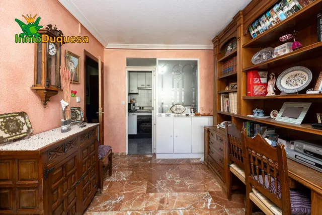 Piso de 3 dorm. en Camino Bajo de Huétor. — 12