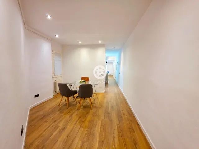 Fantástica vivienda reformada situada en calle Córcega con Nápoles. — 7