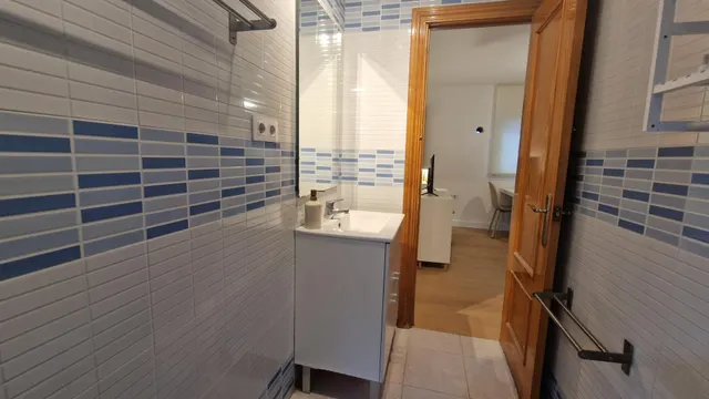 Vivienda de 3 Dormitorios en alquiler en régimen de VIVIENDA HABITUAL en Carlos Haya — 15