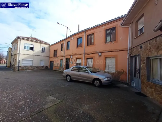 SE VENDE CASA PARA REFORMAR EN ASTORGA