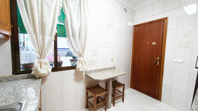 ¡¡ casa de tres plantas en san lorenzo !! — 23