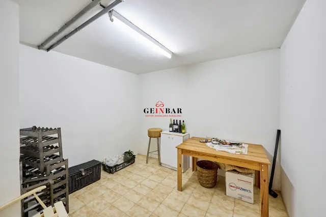 ESPETACULAR CASA EN ZONA EXCLUSIVA Y TRANQUILA CON JARDÍN — 44