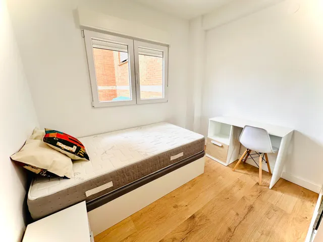 Habitación 4 habitaciones 101m² en alquiler - Alcampo — 28