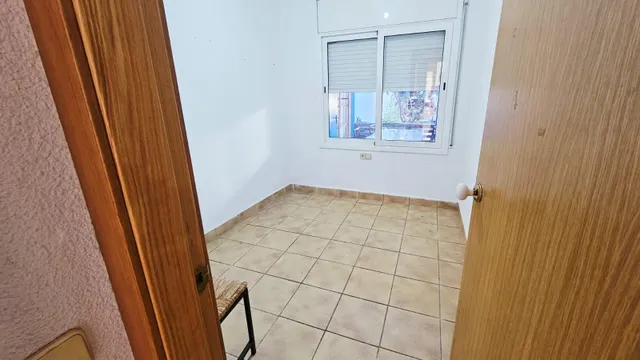 CASA PLANTA BAJA CON 2 VECINOS CON JARDÍN — 43