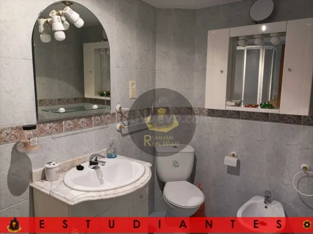EST/ Bonito piso amueblado para ESTUDIANTES con TRES dormito - foto 3
