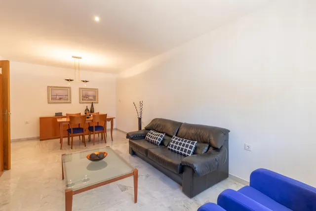FANTÁSTICA CASA CON PISCINA COMUNITARIA, TERRAZA Y GARAJE - foto 5