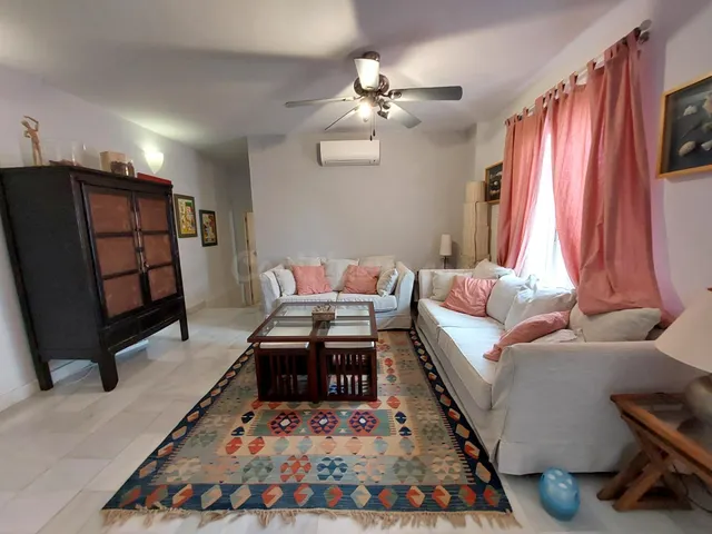Dúplex con 3 dormitorios, porche, jardín y jacuzzi en zona d - foto 3