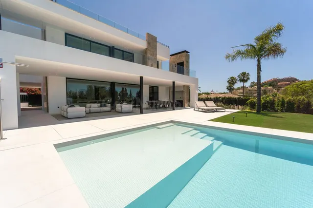 Chalet 5 habitaciones 454m² en venta - Marbella - foto 2