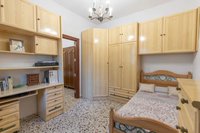 OPORTUNIDAD DE VENTA DE PISO EN ZONA ANCHA DE CAPUCHINOS — 16