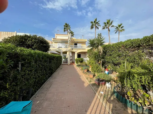 MAGNIFICO CHALET ADOSADO CON PISCINA COMUNITARIA Y VISTAS AL MAS — 27