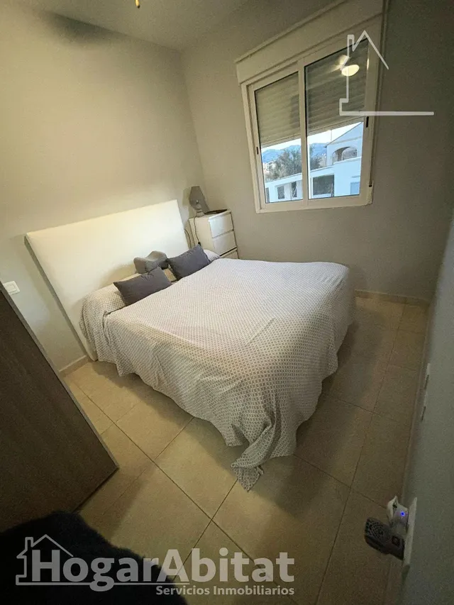 ¡Cerca de la playa! Gran adosado luminoso con dos viviendas independientes, piscina y terraza — 15