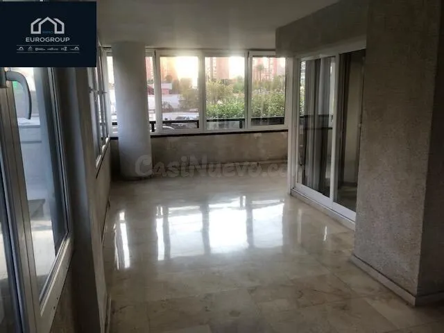 Amplio piso de 130 m2 en parte alta de Av Europa , Benidorm  - foto 2