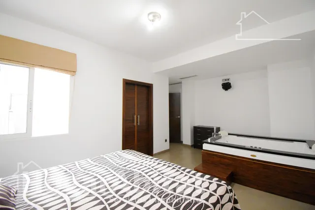 ¡HOGAR DE LUJO! MUY AMPLIO, BONITO Y LUMINOSO, TODO AMUEBLADO — 43