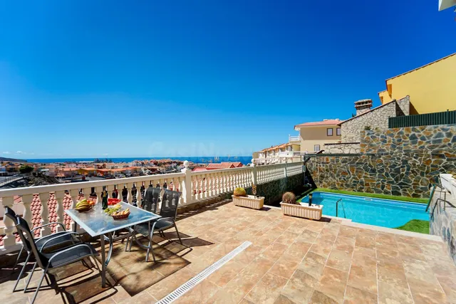 Elegante villa de 4 dormitorios en Arguineguín | Vistas panorámicas al mar, gran parcela y un potencial excepcional! — 5