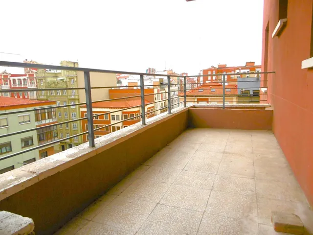 Vivienda excepcional con vistas, garaje y ubicación privilegiada junto a campo grande — 14
