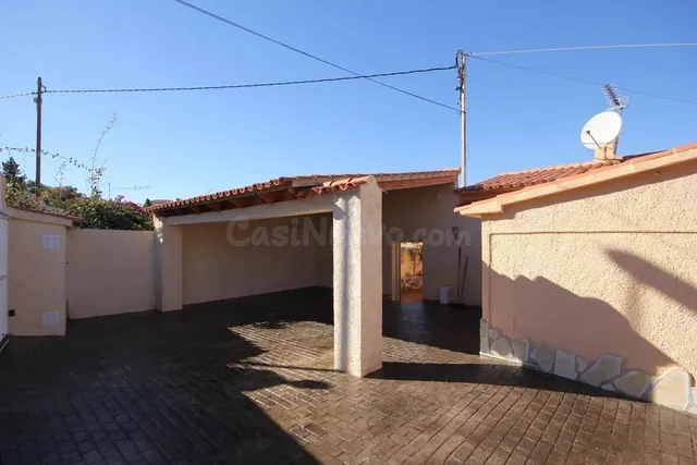 * Villa de 4 dormitorios, piscina y garaje en parcela de 810m2 en Albir * — 21