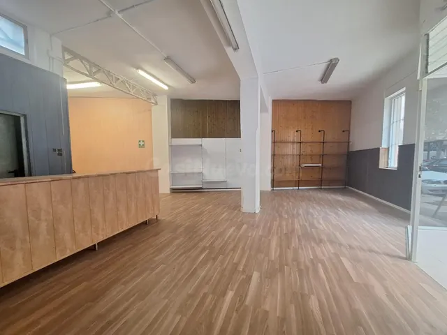 ¡LOCAL COMERCIAL EN ALQUILER EN PATRAIX! - foto 2