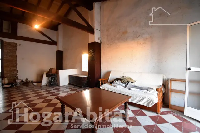 REFORMADO Y AMPLIO CON TECHOS ALTOS, PISCINA Y MUCHO ESTILO ¡TE ENCANTARÁ! — 29