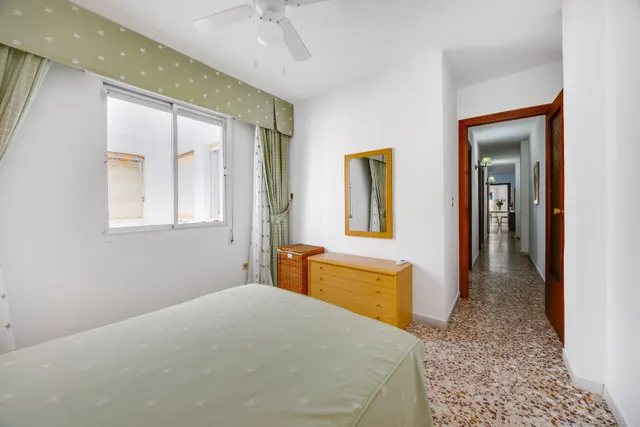 Piso de tres dormitorios a escasos 200 metros de la playa del cura — 21