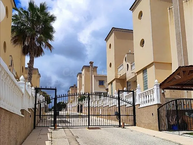 Venta adosado en Orihuela Costa - foto 3