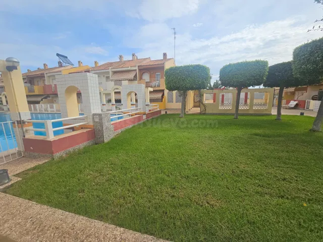 DÚPLEX CON 3 DORMITORIOS, GARAJE Y PATIOS A 700 METROS DE LA - foto 2