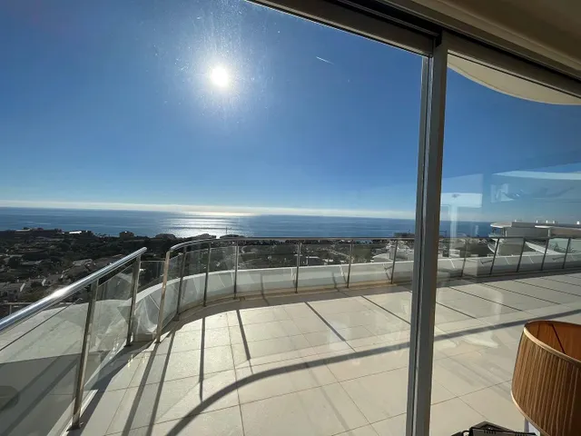 LLAVE EN MANO. ÁTICO IMPRESIONANTE CON ENORME TERRAZA, ORIENTACIÓN SUR Y VISTAS PANORÁMICAS AL MAR — 3