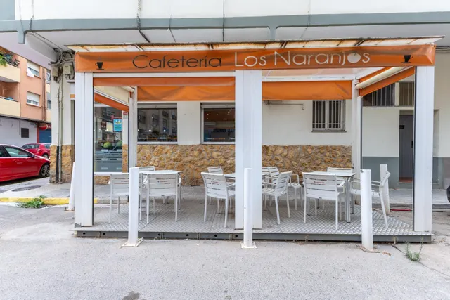 VENTA DE CAFETERÍA Y FRUTERÍA EN PLENO FUNCIONAMIENTO - foto 3