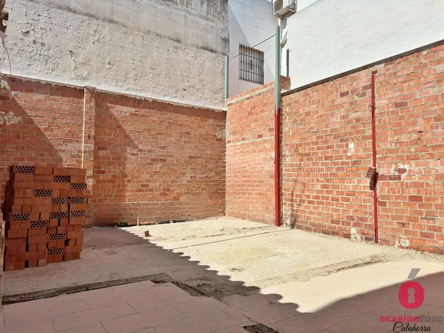 AMPLIA CASA EN CONSTRUCCIÓN - ZONA MUY BAJA CAMPO DE LA VERD - foto 2