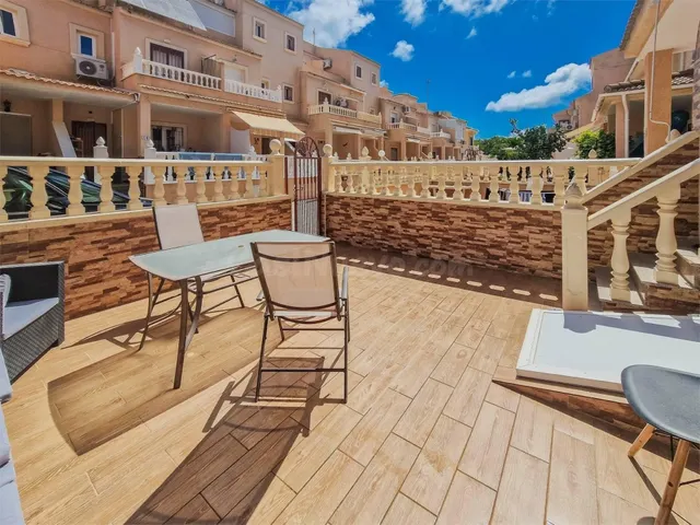 Casa adosada reformada y espaciosa de tres plantas (86 m2) c - foto 4