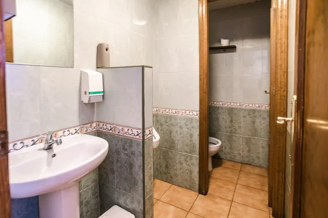 Local comercial en venta - La veleta — 20