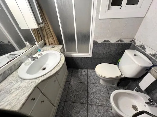 PISO  CON PARKING EN VENTA EN ESPLUGUES , C/ VIDAL I RIBAS — 8