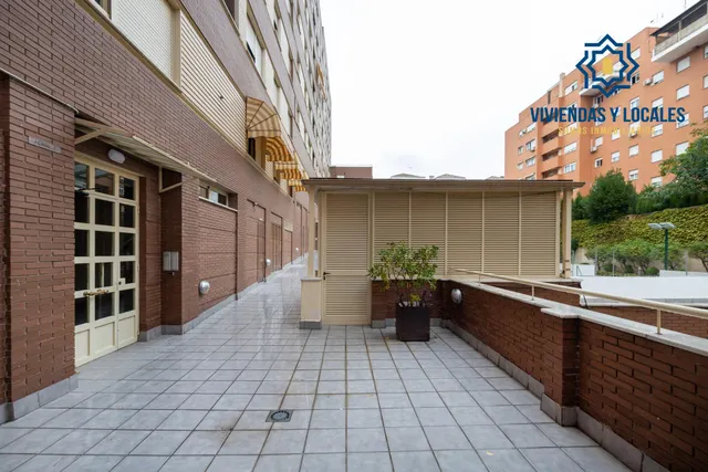 Piso de dos dormitorios en Sanders, en urbanización privada con piscina, pistas de padel, plaza de garaje y trastero — 27