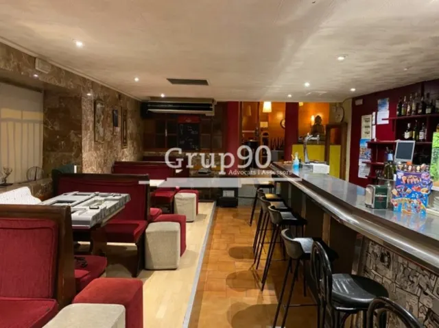 Hostal-Restaurante en la plaza del pueblo — 4