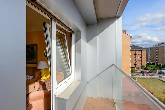 LUZ, CUATRO habitaciones ,TERRAZA Y TRASTERO EN UNA DE LAS MEJORES ZONAS DE OVIEDO — 15