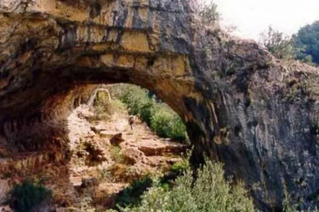 IDEAL INVERSORES - PUEBLO RUSTICO EN HENAREJOS — 28