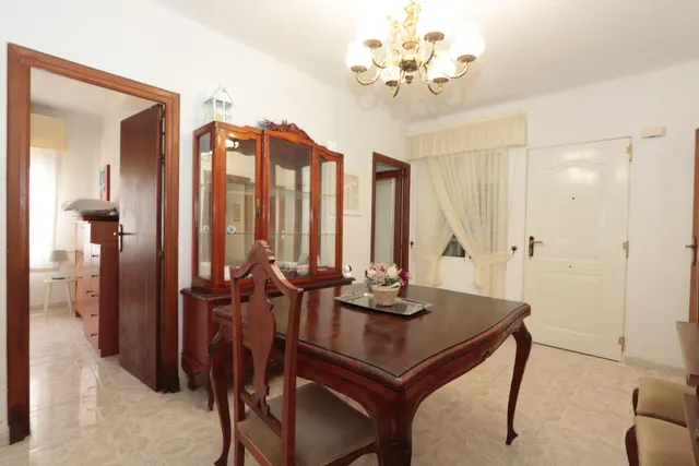 Piso en venta junto a calle Ángel Bruna de 110 m2, 3 dormitorios, baño y aseo, balcon y terraza acristalada — 20