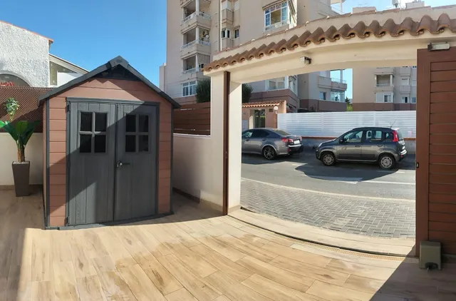 MAGNIFICO CHALET TOTALMENTE REFORMADO, IDEAL PARA PAREJAS, RODEADO DE TODOS LOS SERVICIOS — 23