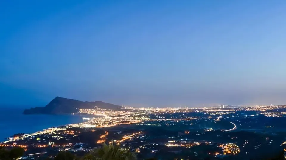 Espectacular apartamento en Altea con vistas a mar.