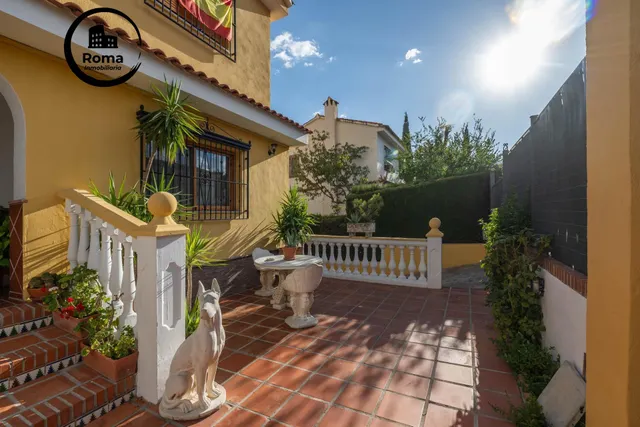 CHALET CON PISCINA Y JARDÍN A SOLO 10 MINUTOS DE GRANADA — 13