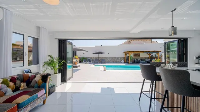 Casa 3 habitaciones 211m² en venta - Las Filipinas - foto 2