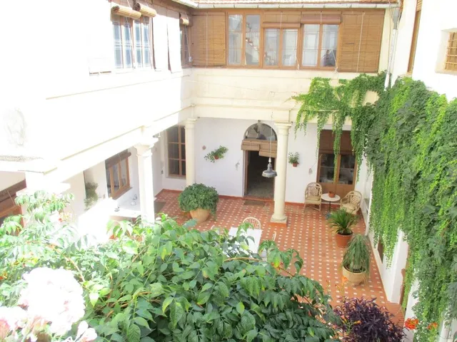 CASA DE 550 M2 CON  PATIO DE 260 M2  Y GARAJE DE 150 M2. — 3