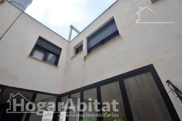 ¡Perfecto para invertir! Casa de cuatro alturas  para reformar con garaje y dos terrazas, cerca del centro — 14