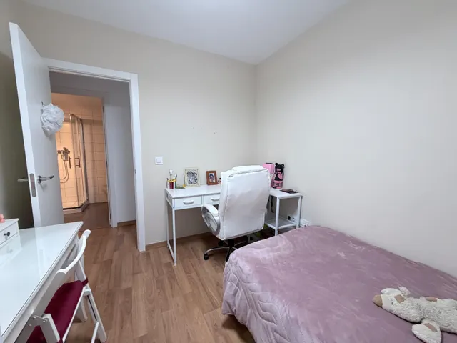 Tres dormitorios, dos baños, garaje y trastero: tu nuevo hogar en casines — 12