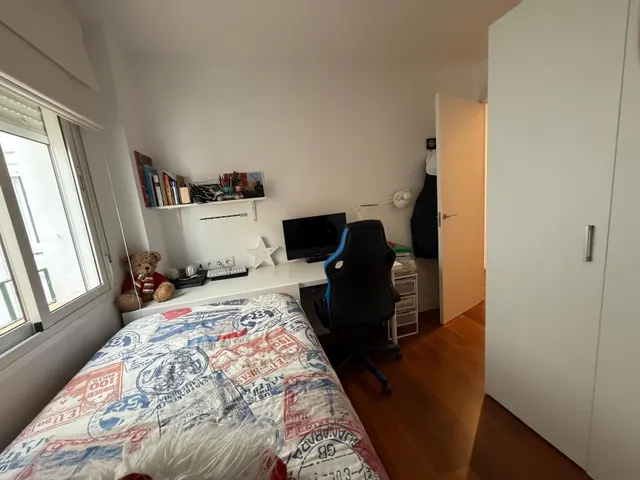 Centro San Lorenzo. Excelente piso reformado y amueblado de 3 habitaciones 2 baños se alquila. — 11