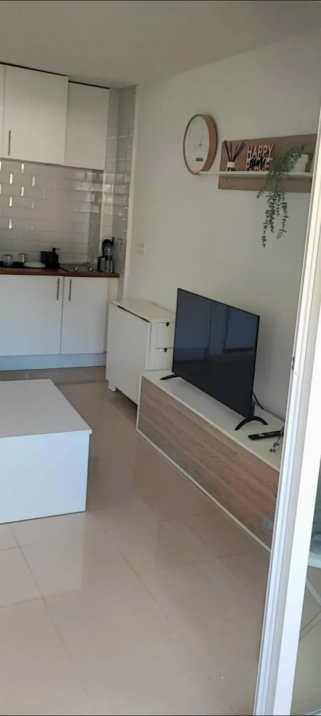 *OPORTUNIDAD DE INVERSIÓN EN TORREQUEBRADA: ESTUDIO CON VISTAS Y PISCINA — 10