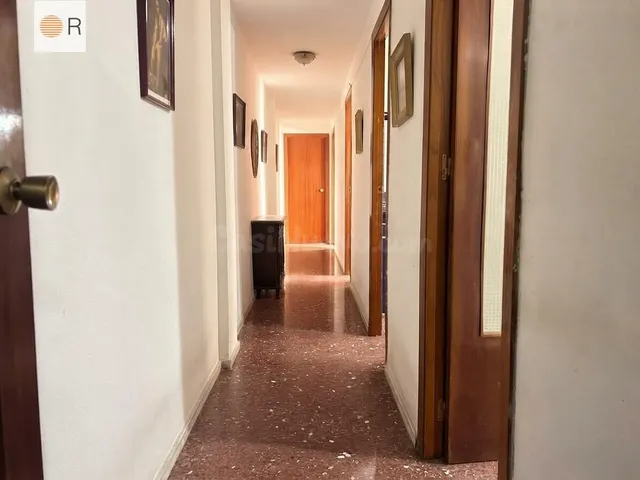 Piso con 4 dormitorios, 2 baños y terraza — 4