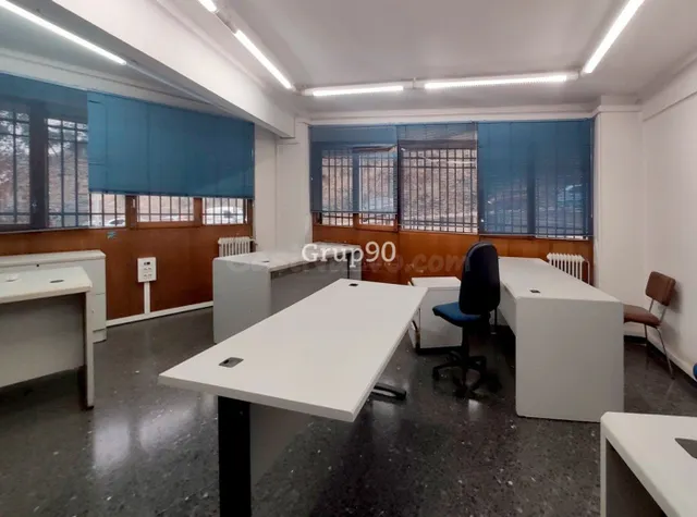 3 LOCALES COMERCIALES EN ZONA INSTITUT - foto 3