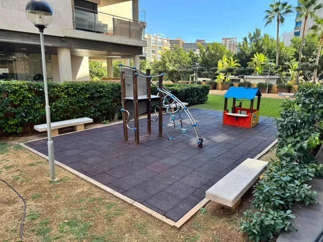 Piso de esquina en planta alta con terraza, garaje y trastero en La Cala de Villajoyosa — 21